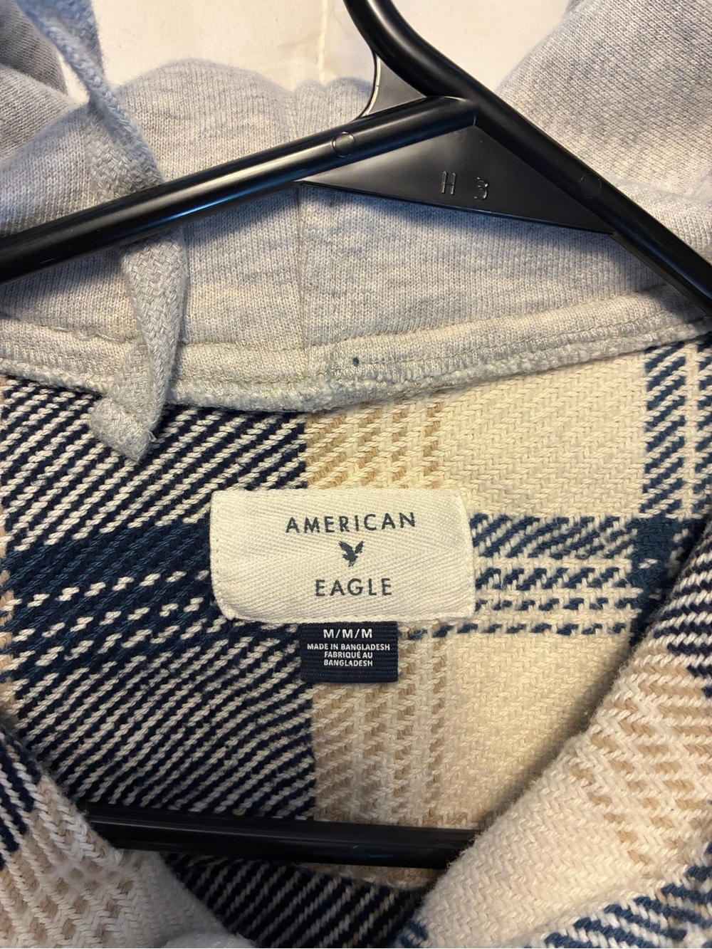 American Eagle Outfitters Plaid button up Hooded Sweater in Navy, Beige & Gray